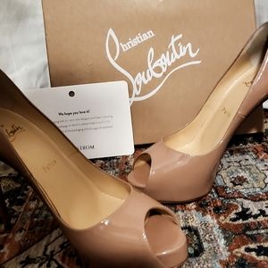 NWT CHRISTIAN LOUBOUTIN PRIVE PUMPS. Purchased from major department store.